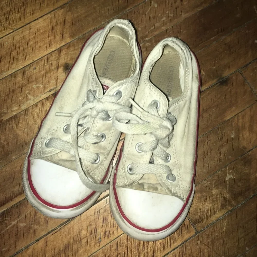 Converse low top white sneakers